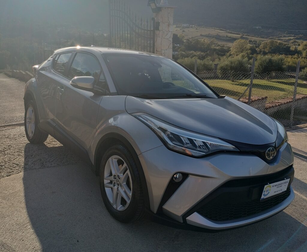 TOYOTA C-HR HYBRID